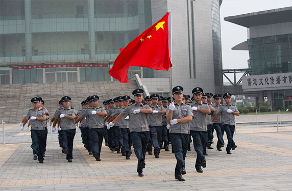 选择华威保安服务